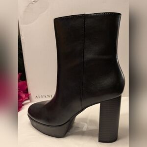 Alfani Women's Galsuenda Platform Booties Black Size 8.5 M-Like New